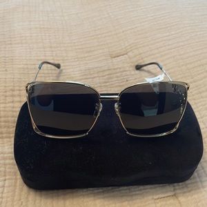 Gucci Gucci Logo GG1020S Sunglasses 001 - Gold/Gold - Women